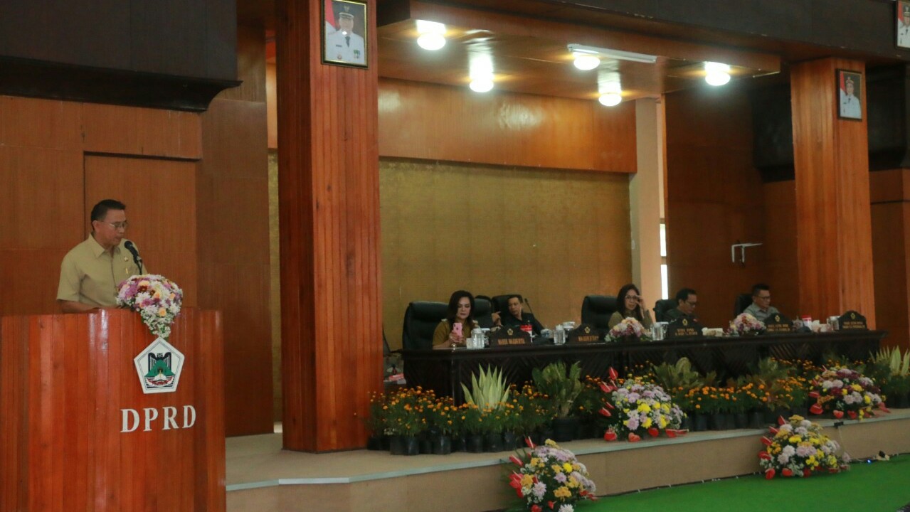 Walikota JFE Sampaikan Penjelasan Perubahan APBD 2019
