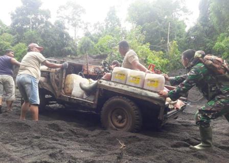 Kenangan Indah Selama Bersama-Sama Satgas TMMD, Selalu Diingat Warga