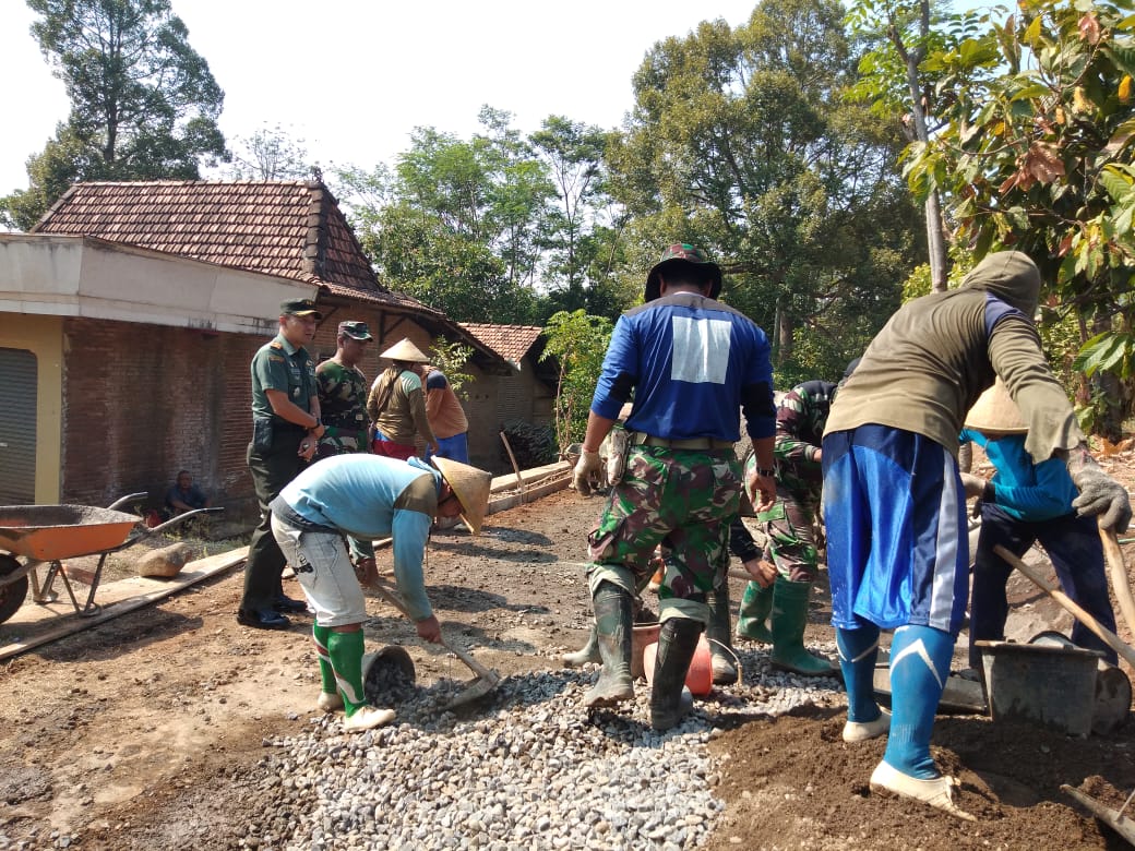 Dandim Pati Berikan Motivasi Kepada Satgas TMMD