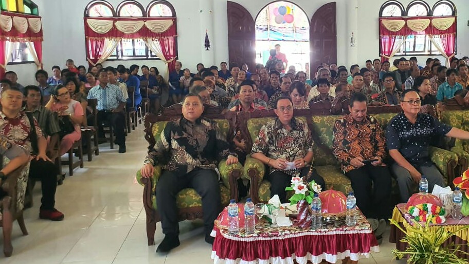 Roland Roeroe Lakoni Pelayanan, Pimpin Sidang Konsultasi Kaum Bapa SAG Suluttenggo di Tolitoli Roland Roeroe Lakoni Pelayanan, Pimpin Sidang Konsultasi Kaum Bapa SAG Suluttenggo di Tolitoli