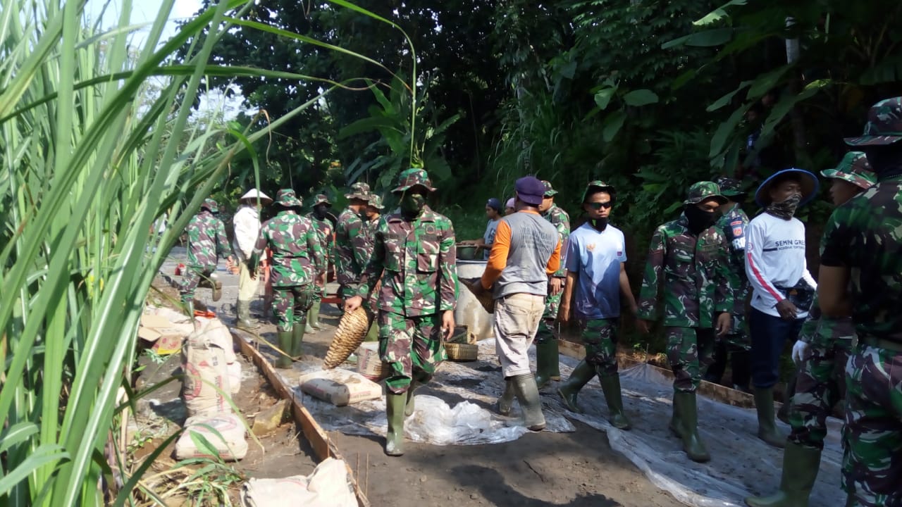 Penghubung Sepanjang 900 Meter.