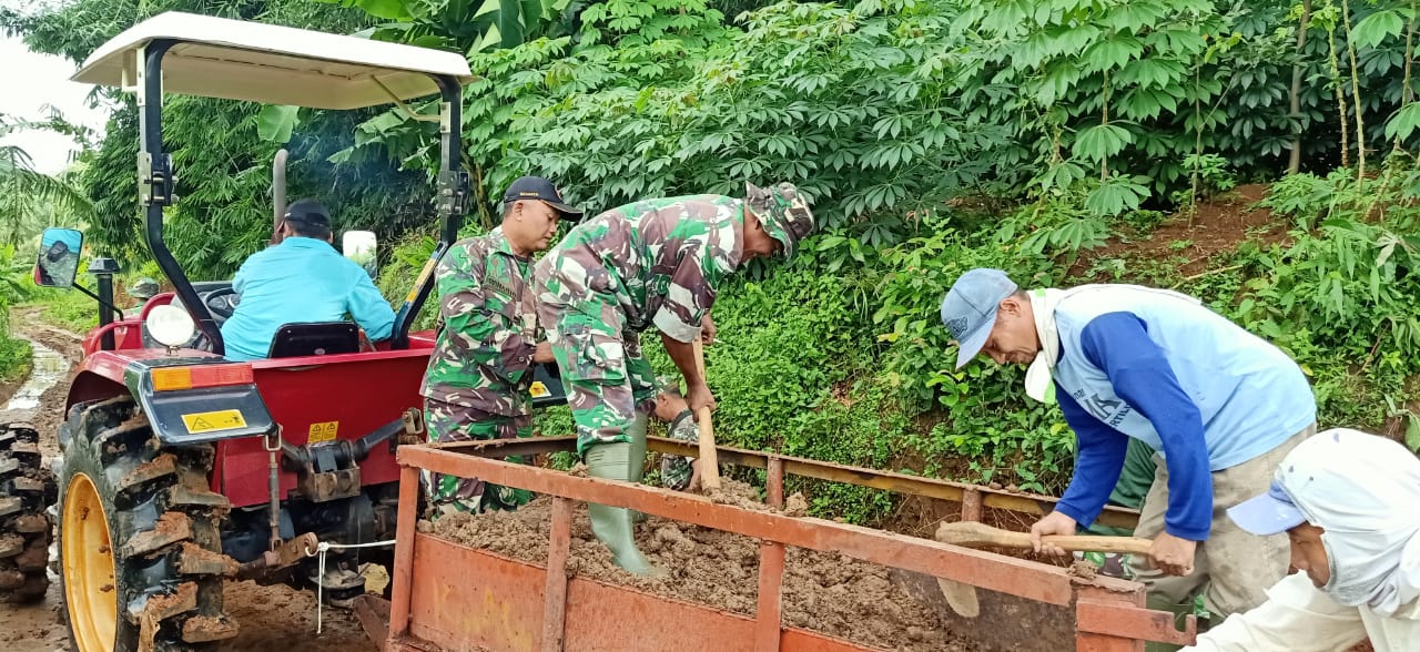 Kebersamaan Anggota Satgas TMMD diLokasi