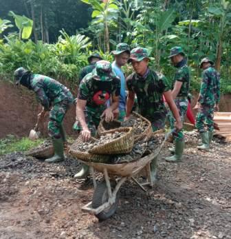 Kerjasama Dengan Masyarakat Dalam Membangun Desa