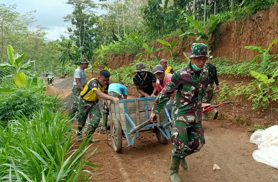 Kerja Keras Sukseskan TMMD Reg. 107 Kodim Kudus