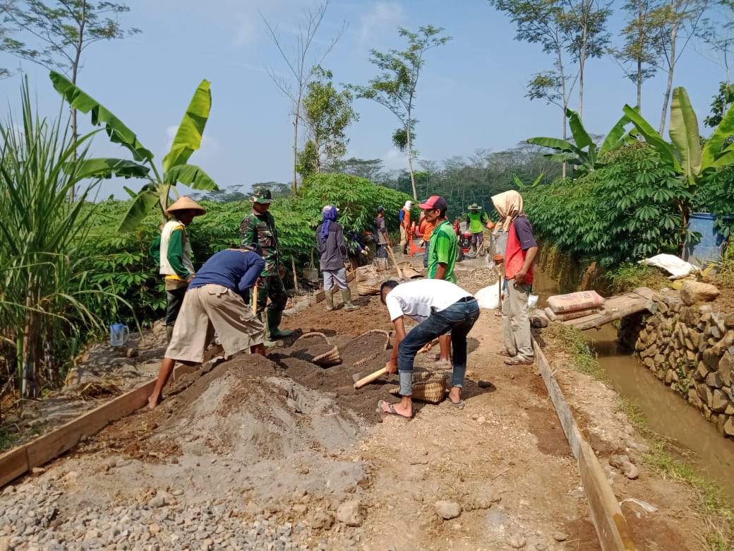 Berat Sama Dipikul Ringan Sama Di Rasakan.