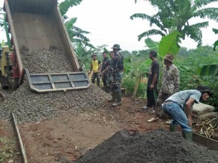 Material Terus Berdatangan Demi Kelancaran Pembangunan