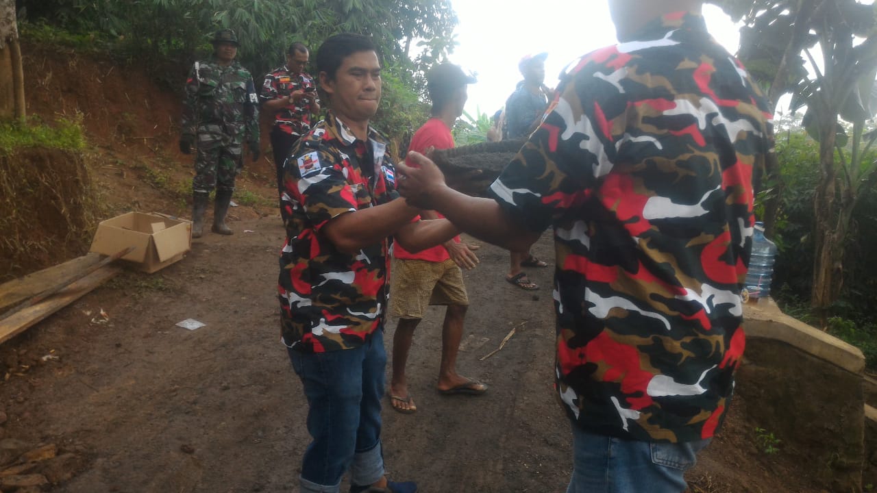 Darma Bhakti Ormas Merah Putih Kudus Di TMMD 107 Kudus