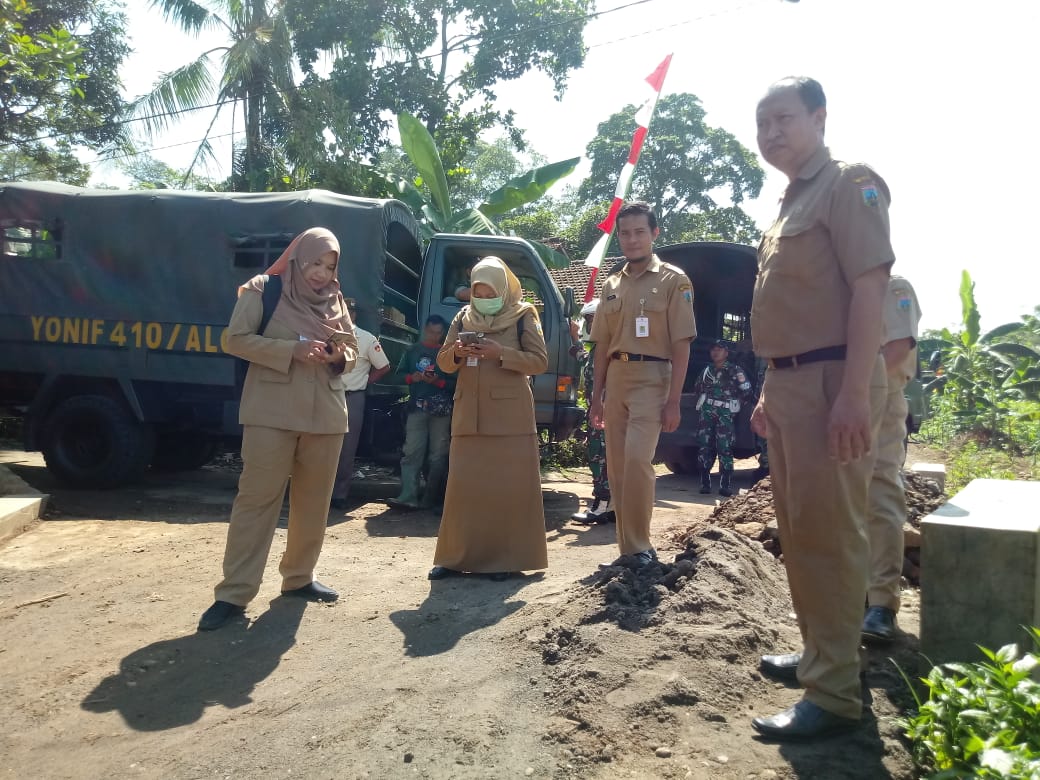 Dian NT Hanafi Monitoring Lokasi TMMD Reg-107 Dian NT Hanafi Monitoring Lokasi TMMD Reg-107