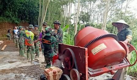 Melalui TMMD, Hidupkan Tradisi Gotong royong Melalui TMMD, Hidupkan Tradisi Gotong royong