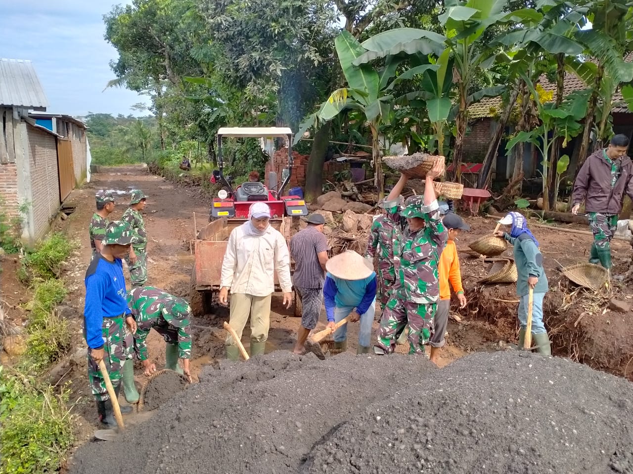 Bersama TMMD Kodim 0722/Kudus Negara Hebat Dan Kuat Bersama TMMD Kodim 0722/Kudus Negara Hebat Dan Kuat