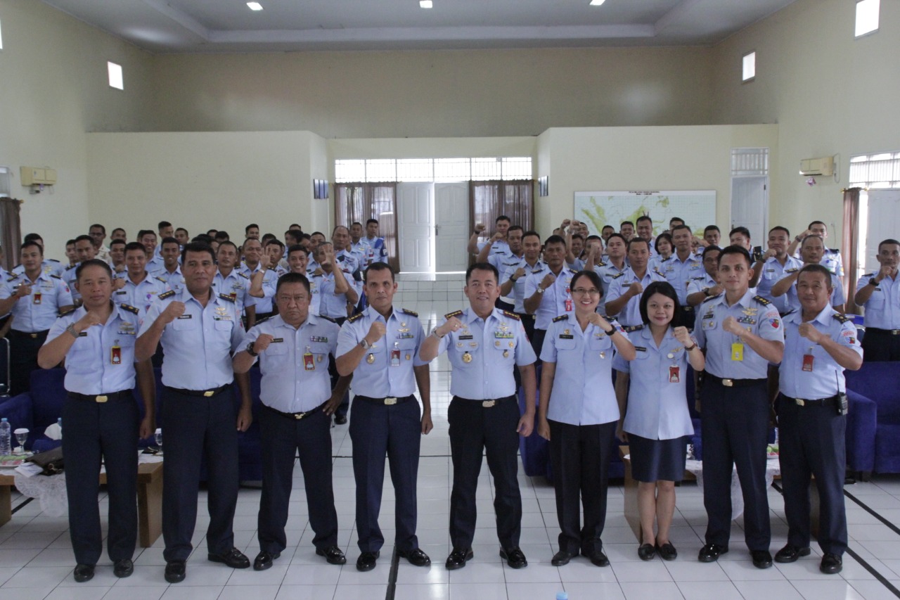 Lanud Sam Ratulangi Edukasi Prajuritnya dengan Ceramah Hukum