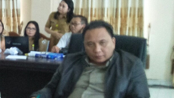 Mono Turang Ajak DPRD Turun Berdialog Dengan Masyarakat Mono Turang Ajak DPRD Turun Berdialog Dengan Masyarakat