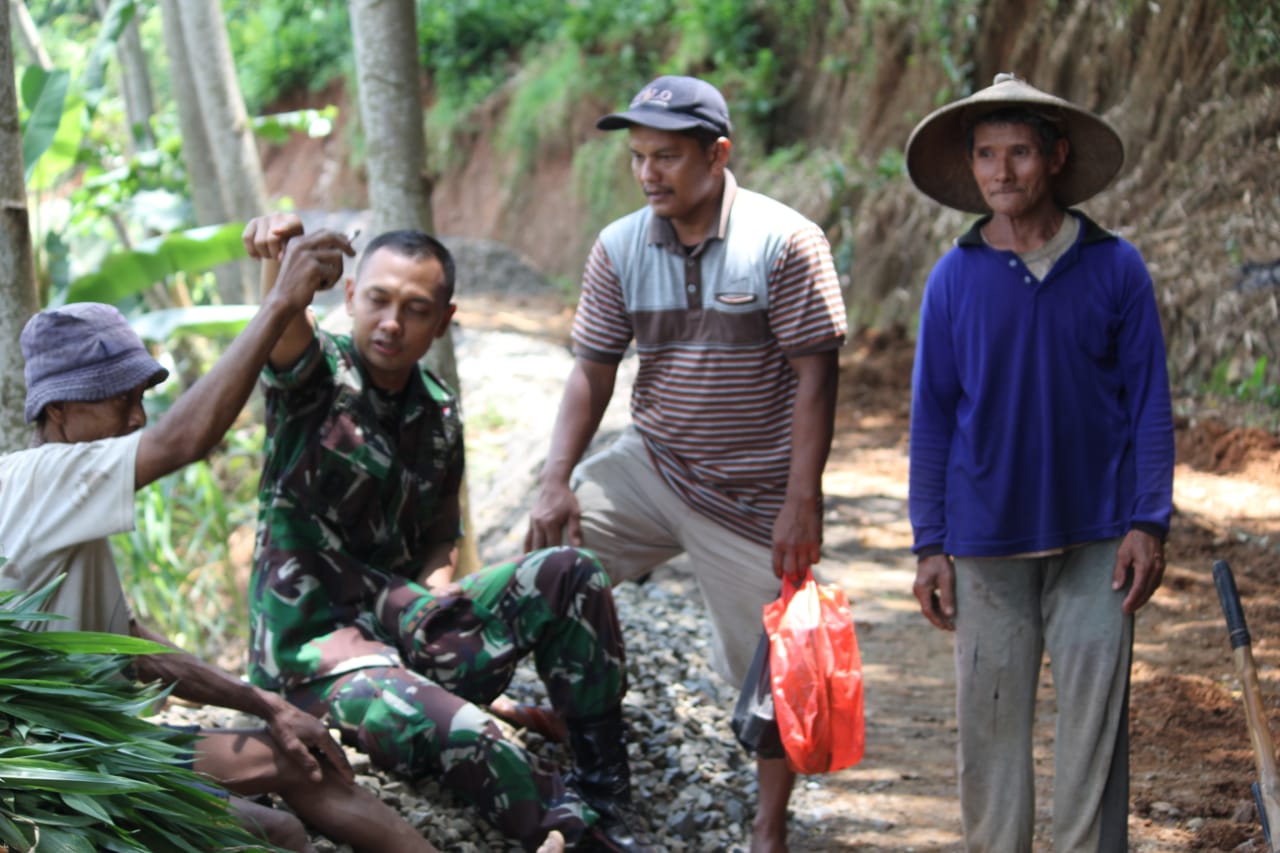 Jalin Keakraban, Komandan Kodim 0722/Kudus Menyapa Warga