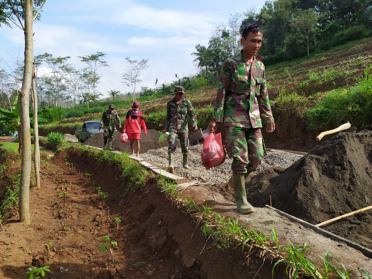 Manfaatkan Istirahat Biar Tambah Semangat Dan Tenaga. Manfaatkan Istirahat Biar Tambah Semangat Dan Tenaga.