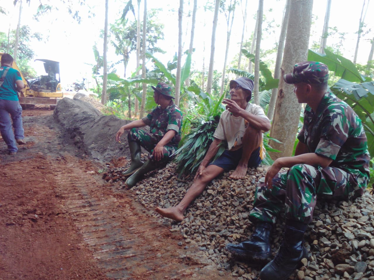 Warga Berdialog Dengan Dandim