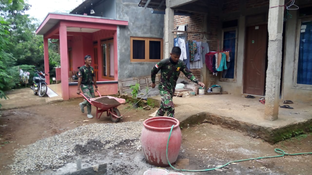 Bedah Rumah Tetap Lancar Walaupun Terkendala Lokasi Medan Yang Agak Sulit.