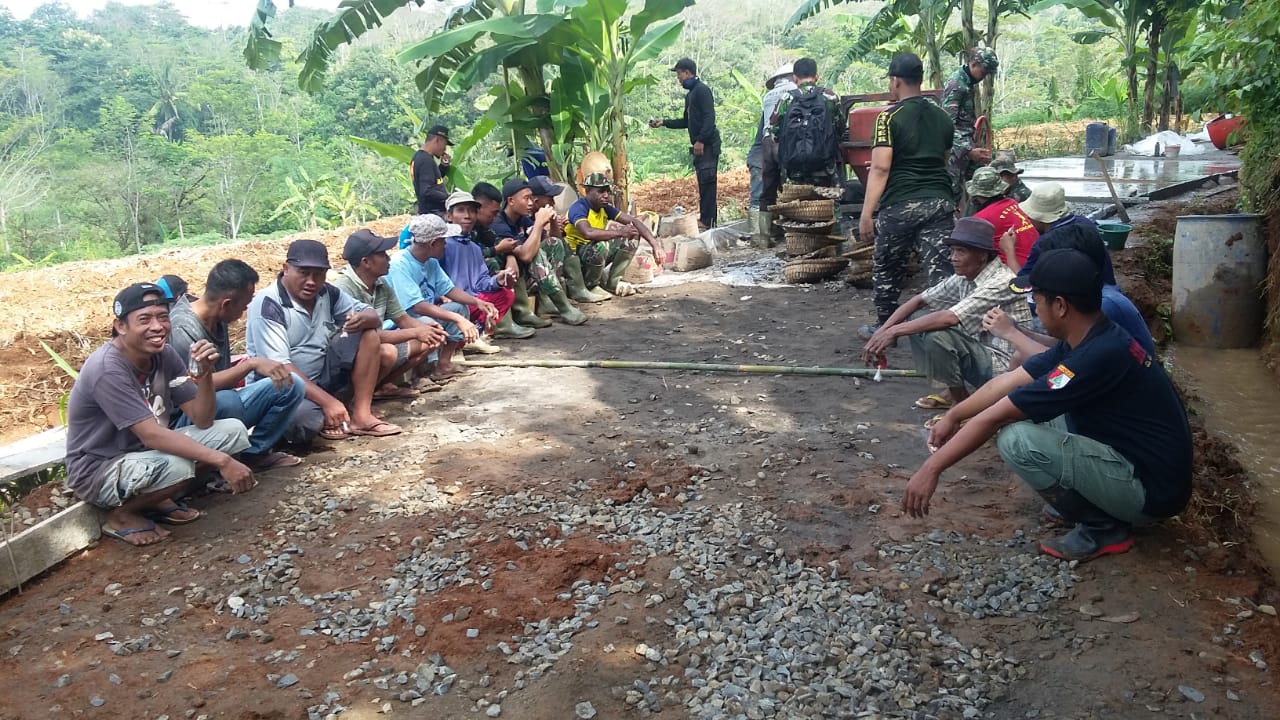 Gotong Royong Salah Satu mewujudkan Kemanunggalan TNI Bersama Rakyat