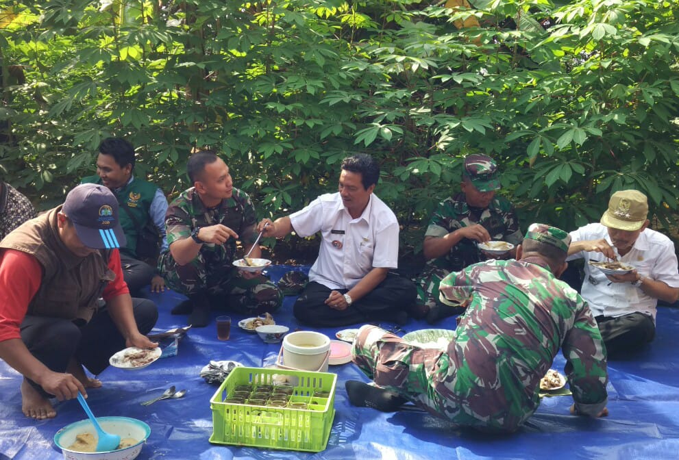 Momen Kebersamaan Komandan Kodim Bersama Kepala Desa Momen Kebersamaan Komandan Kodim Bersama Kepala Desa