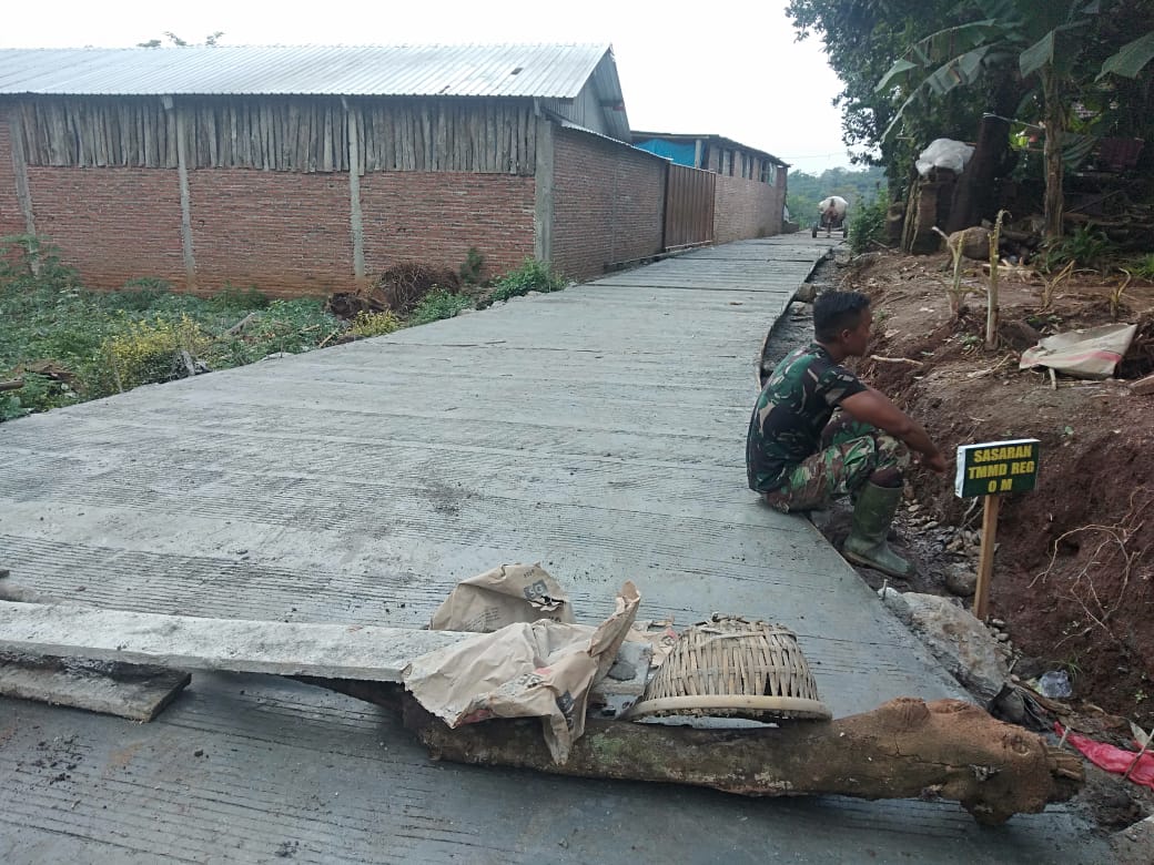 Dulunya Jalan Rusak Dan Becek Saat Hujan, Kini Sudah Jadi Jalan Mulus