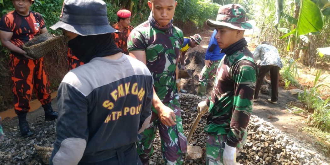 Ormas Ikut Andil Pembangunan Jalan Desa Kedungsari