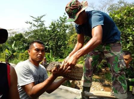 Semangat Membangun Desa Bersama Satgas Semangat Membangun Desa Bersama Satgas