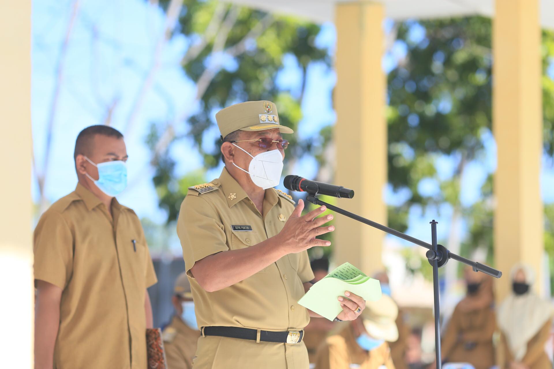 Bupati Bolmut Pimpin Apel ASN Pemerintah Kecamatan dan Desa Se-Kecamatan Bolangitang Barat