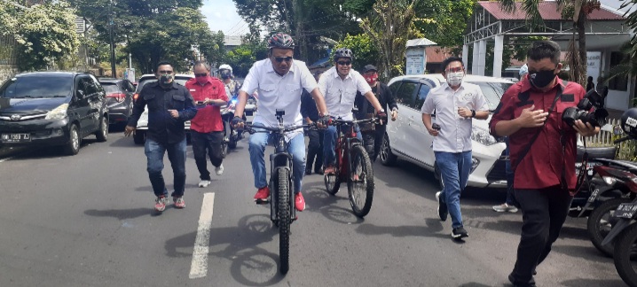 Santai Bersepeda  20 KM Olly-Steven Daftar ke KPU