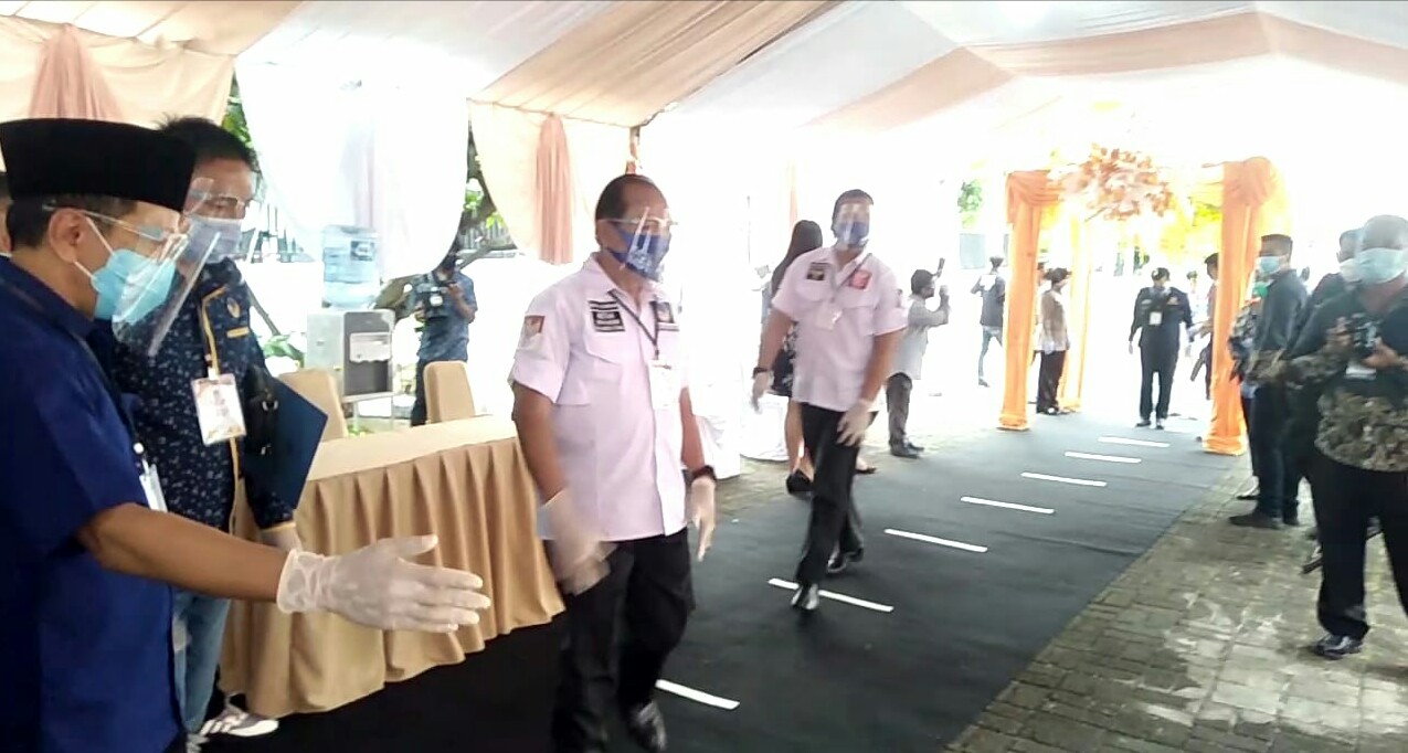 Breaking News : Bermodalkan 14 Kursi, MJL dan MDT jadi Paslon Pertama yang Mendaftar di KPU Bitung