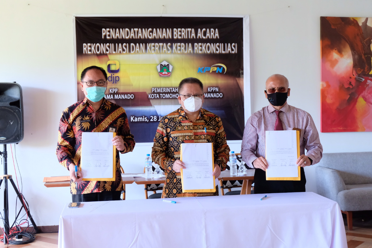 Pemkot Tomohon Bersama KPPP Manado dan KPPN Tandatangani BA Rekonsiliasi Pajak Pemkot Tomohon Bersama KPPP Manado dan KPPN Tandatangani BA Rekonsiliasi Pajak