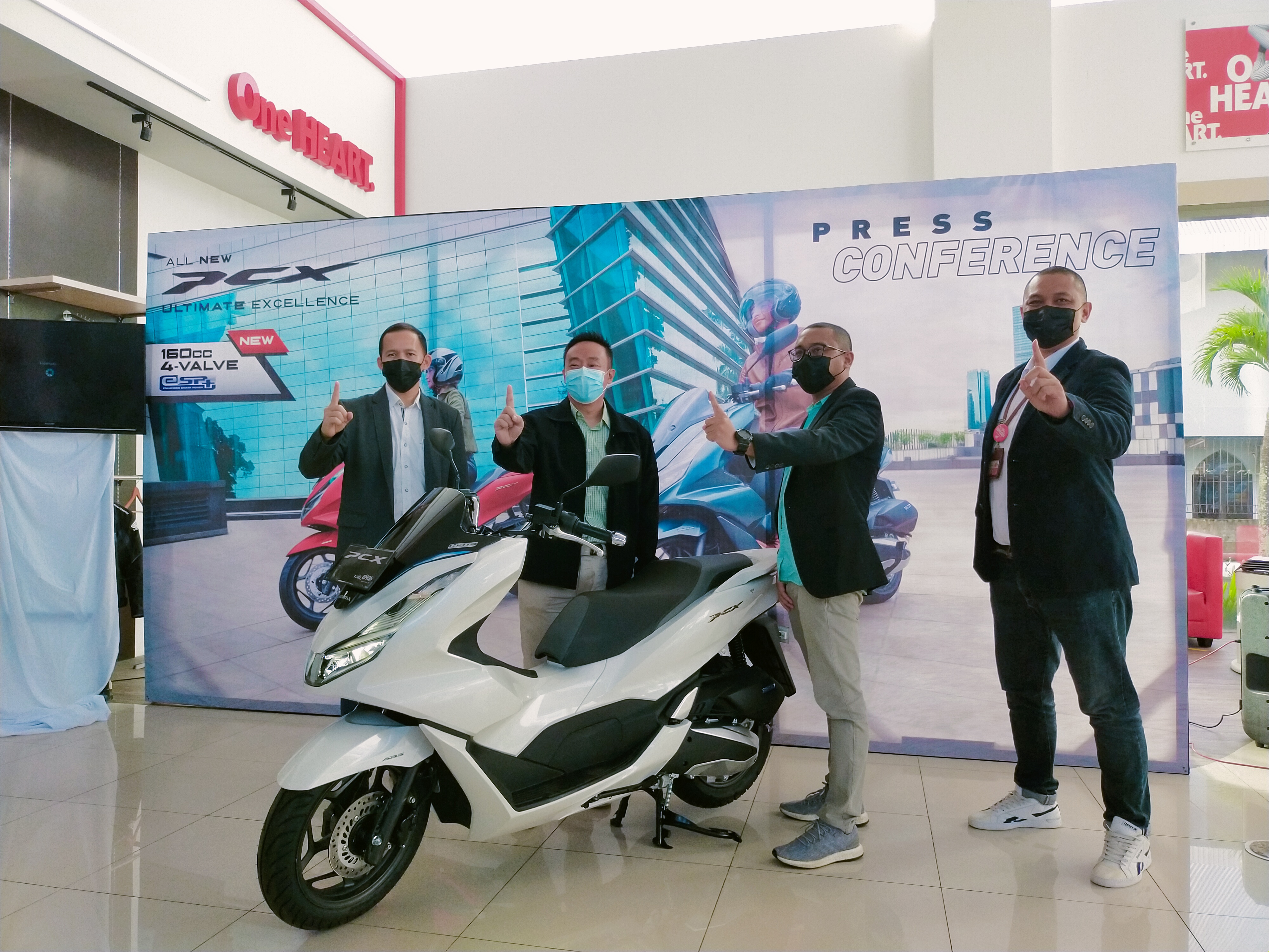 DAW Memperkenalkan All New Honda PCX160, Kunjungi Honda Expo di IG TorangHonda DAW Memperkenalkan All New Honda PCX160, Kunjungi Honda Expo di IG TorangHonda