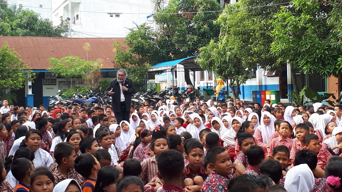 Surat untuk Presiden Jokowi, Arist: Indonesia Darurat Pelanggaran Hak Anak Surat untuk Presiden Jokowi, Arist: Indonesia Darurat Pelanggaran Hak Anak