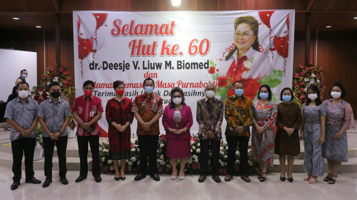 Caroll-Wenny Hadiri Ibadah Syukur Purna Bakti Dr Deesje Liuw Caroll-Wenny Hadiri Ibadah Syukur Purna Bakti Dr Deesje Liuw