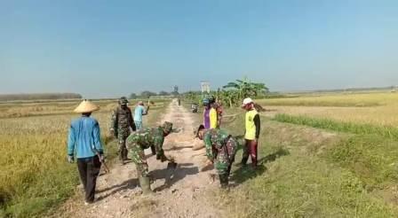 Tahap Awal Sebelum Jalan diBetonisasi Tahap Awal Sebelum Jalan diBetonisasi