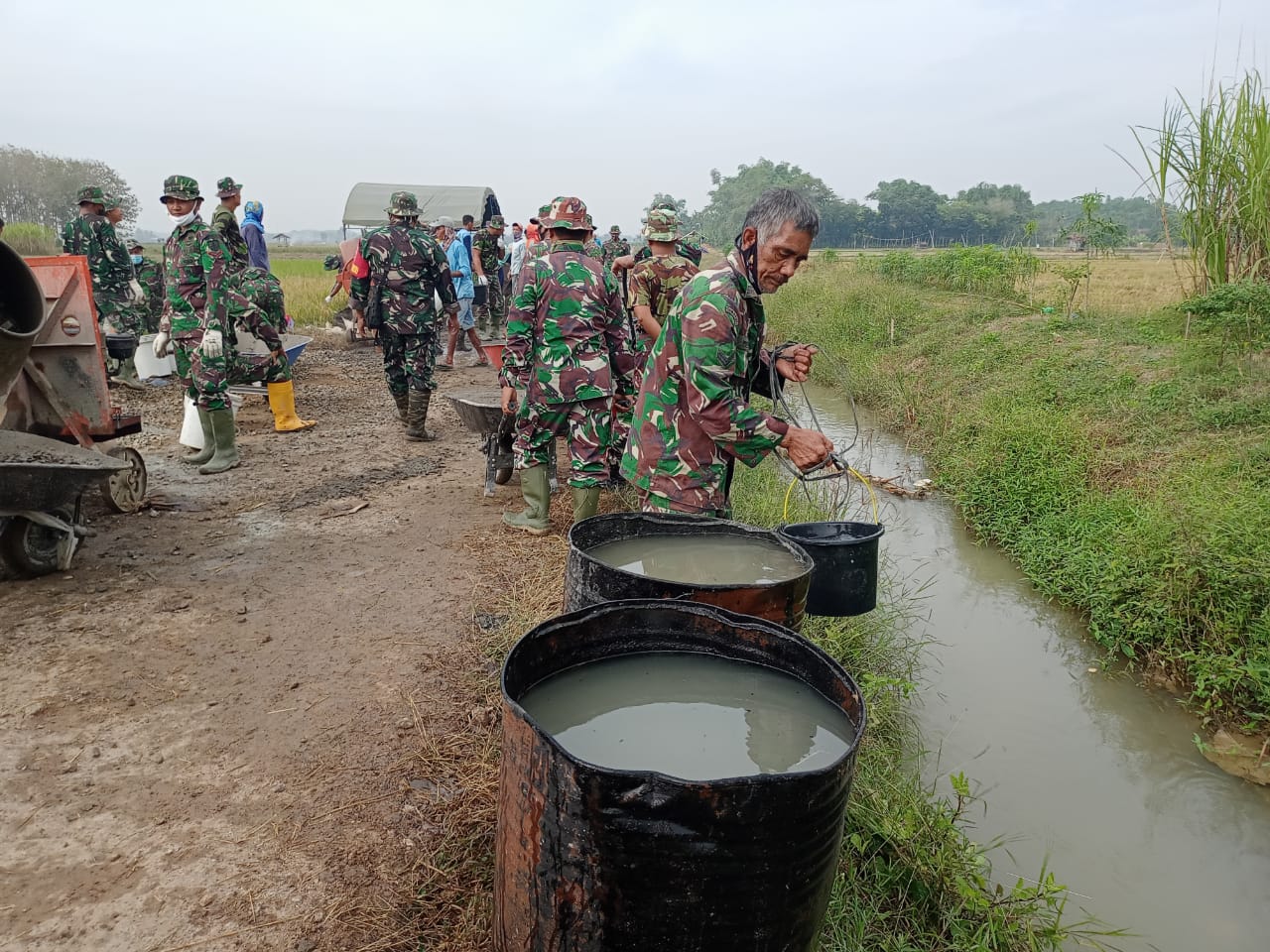 Hujan Membawa Berkah Disektor Betonisasi Jalan