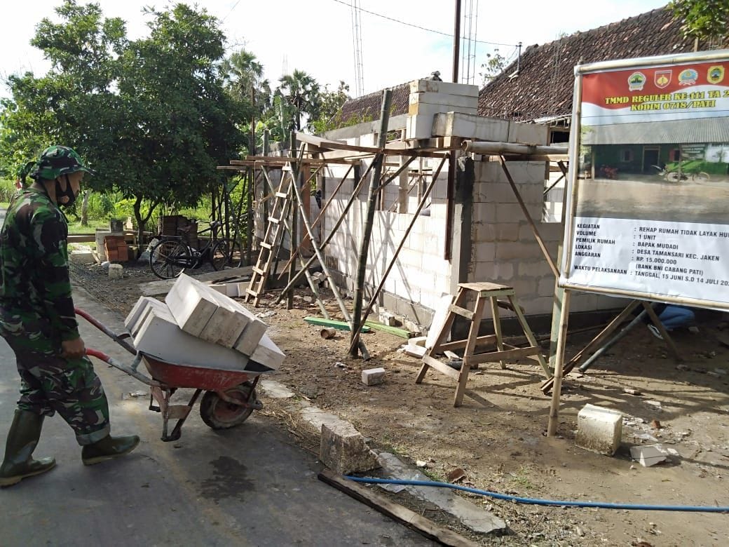 Semangat Dan Kebut RTLH Gerobak dorong Andalanya