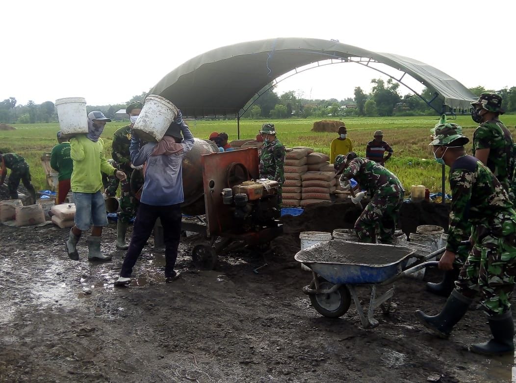 Gotong Royong Kunci Keberhasilan TMMD Tamansari