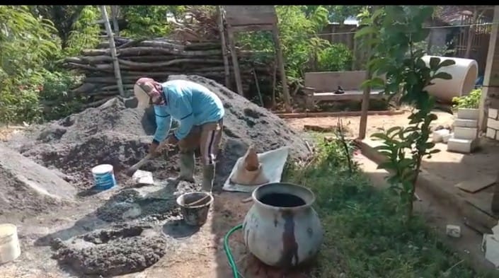 Semangat Pantang Kendor Ditunjukkan Syukur, Melihat Rumahnya Direhab Satgas TMMD Kodim Pati Semangat Pantang Kendor Ditunjukkan Syukur, Melihat Rumahnya Direhab Satgas TMMD Kodim Pati