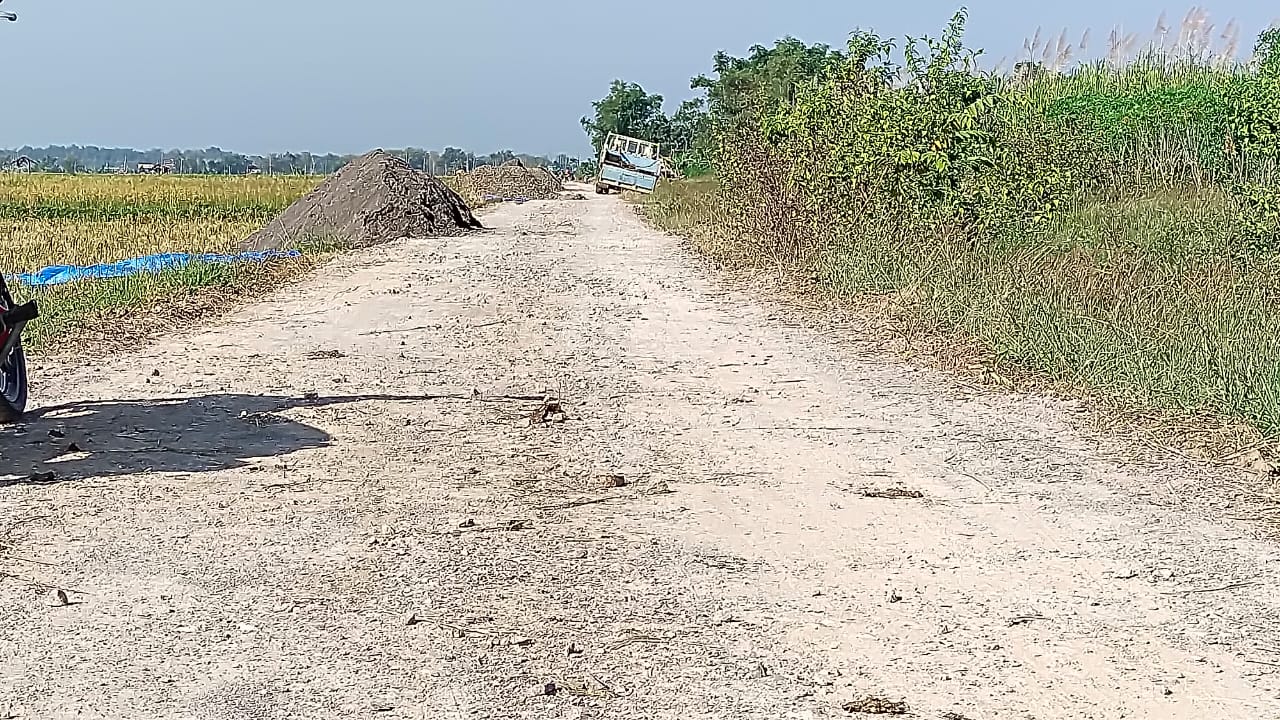 Tumpukan Material Disasaran Pokok Sudah Menumpuk Menunggu Sentuhan Satgas TMMD Kodim Pati