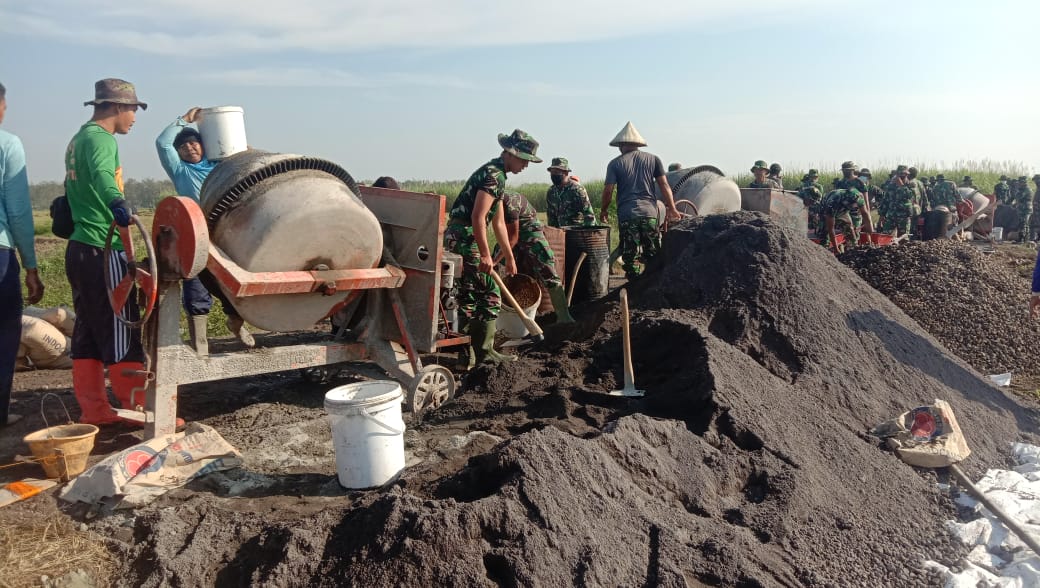 Material Cor Siap Suplai Pembangunan Jalan Rabat Beton Desa Tamansari