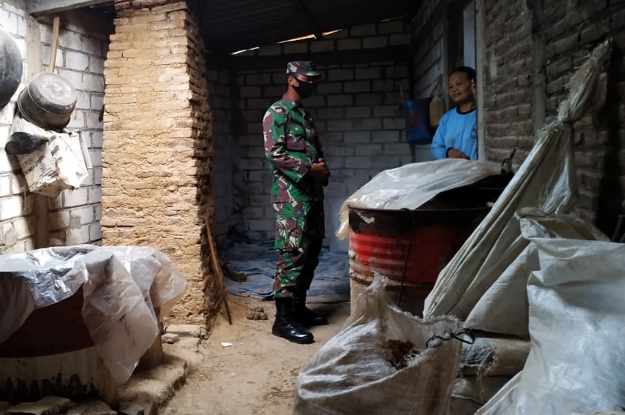 Melihat Dari Dekat Pembuatan Bahan Dasar Jamur Sekam Melihat Dari Dekat Pembuatan Bahan Dasar Jamur Sekam