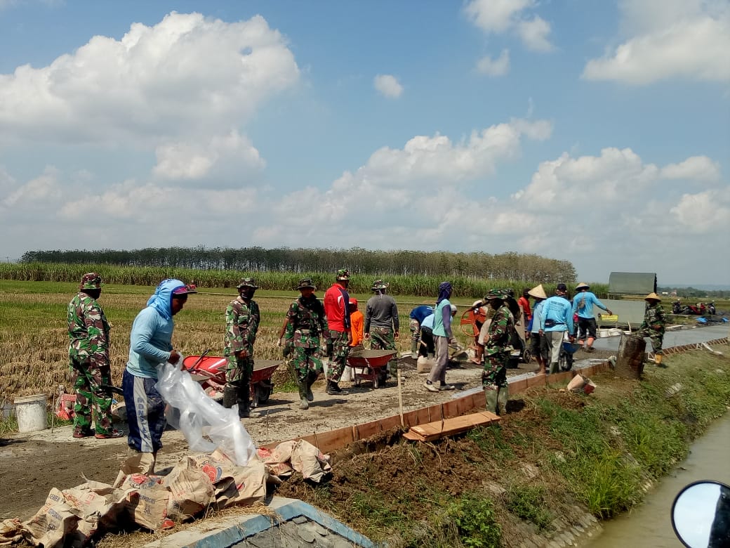 Jalan Tol Ditengah Sawah Penghubung Antar Desa