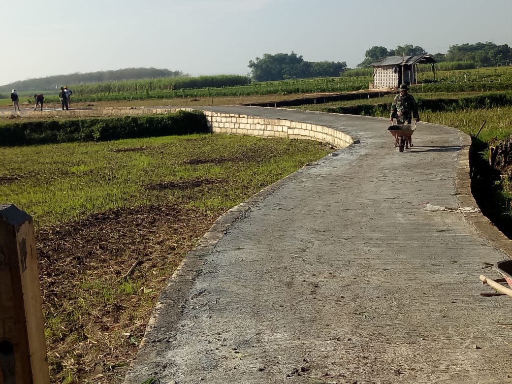 Sisi Barat Jalan Yang Tembus Desa Sumberarum Sisi Barat Jalan Yang Tembus Desa Sumberarum