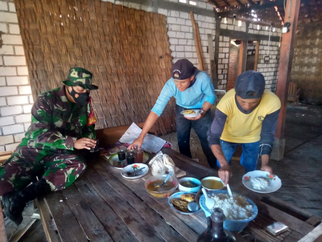 Sebelum Melanjutkan Pekerjaan, Sarapan Pagi Dulu Untuk Mengisi Tenaga