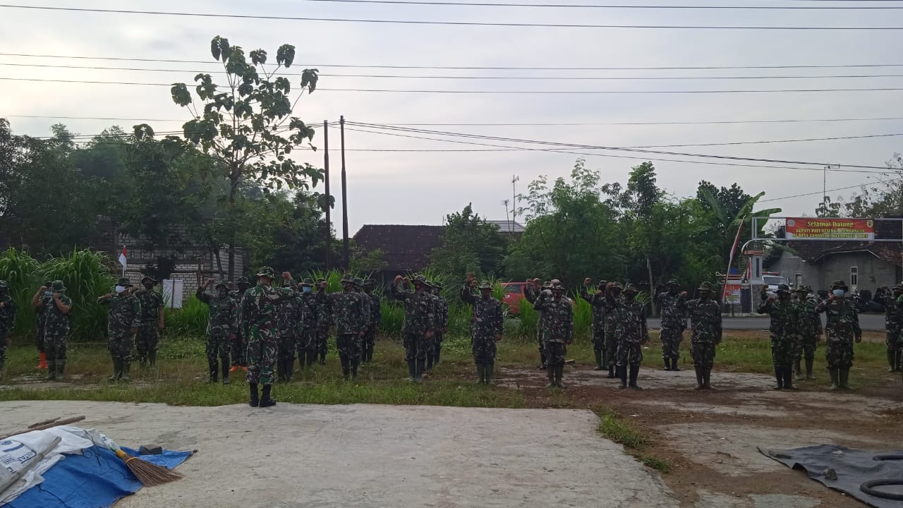 “Mari kita bekerja Dengan Di dasari Keikhlasan”  Salah Satu Isi dari Amanat Apel