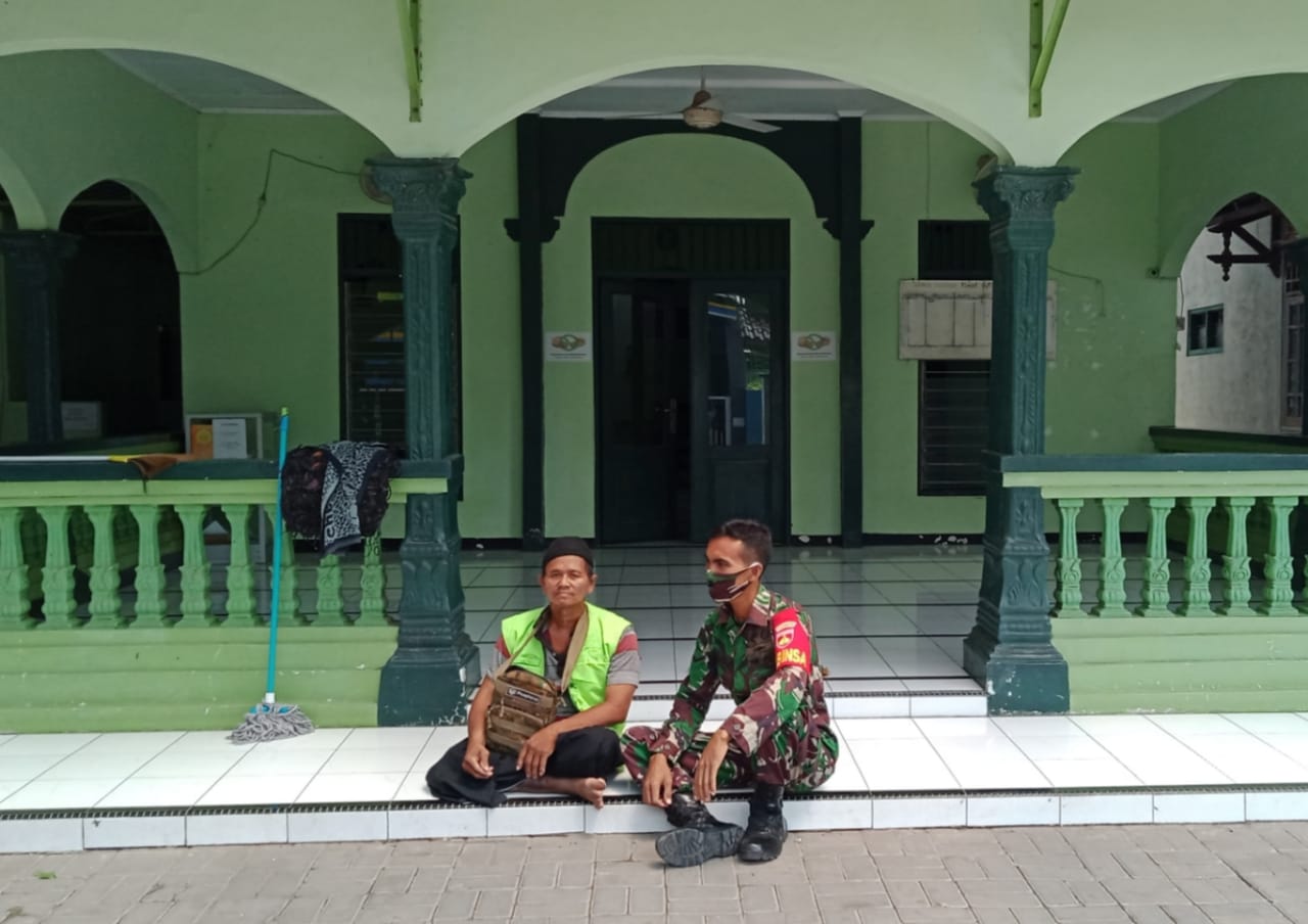 Kebersihan Masjid Mendapat Perhatian Khusus Satgas TMMD Kebersihan Masjid Mendapat Perhatian Khusus Satgas TMMD