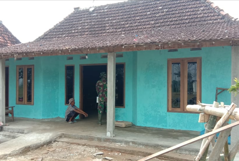 Finishing Rumah Suti’ah Dikerjakan Tukang Profesional