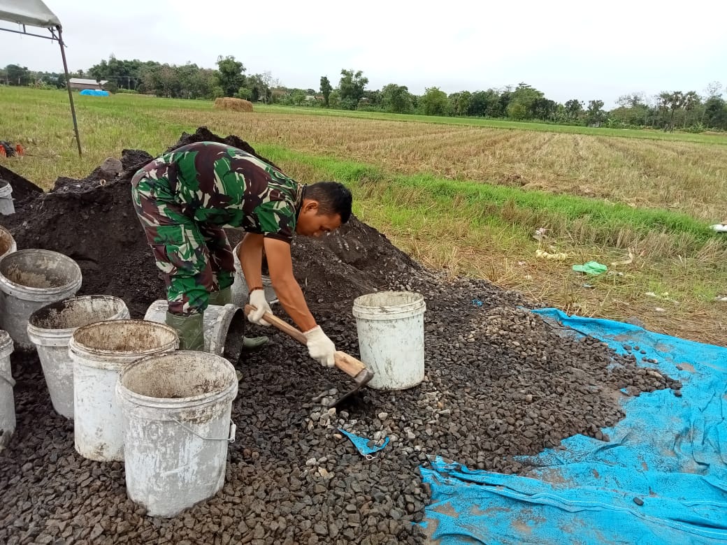 Serka Suwarto Spesialis Penyedia Stok Batu Split Untuk Bahan Adonan Beton Serka Suwarto Spesialis Penyedia Stok Batu Split Untuk Bahan Adonan Beton