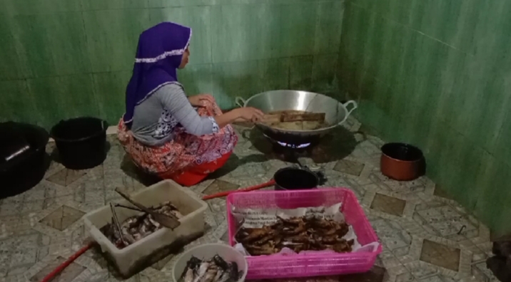 Lele Goreng Lauk Favorit Satgas TMMD Lele Goreng Lauk Favorit Satgas TMMD