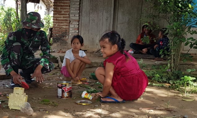 Anak-anak Desa Tamansari Masih Mengenal Dolanan Pasaran Anak-anak Desa Tamansari Masih Mengenal Dolanan Pasaran