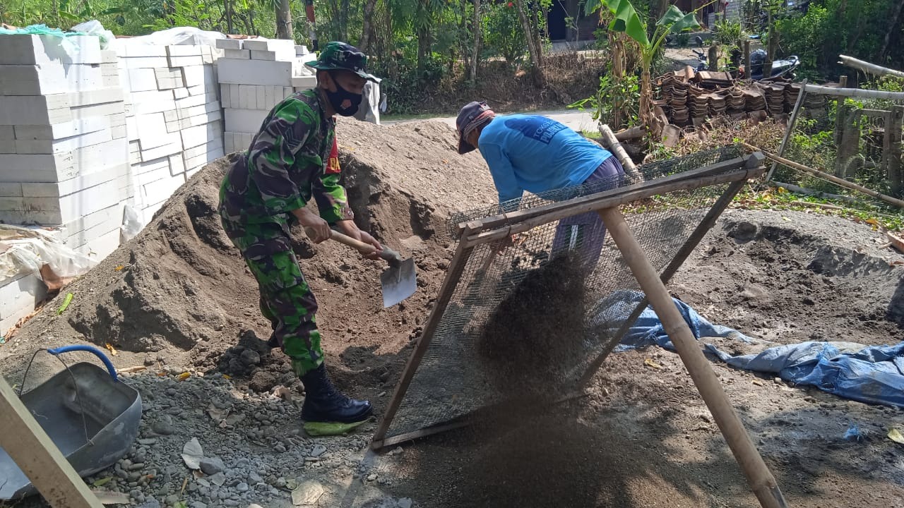 Babinsa Melaksanakan uji Materiil dalam  Program  (TMMD) Reguler Ke 111 Kodim 0718/Pati